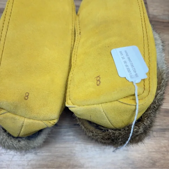 Moccasins size 8 Yellow Fur-Trimmed - Picture 7 of 8